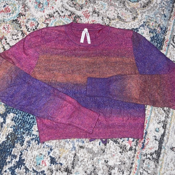 Open back cropped sweater - Picture 2 of 2